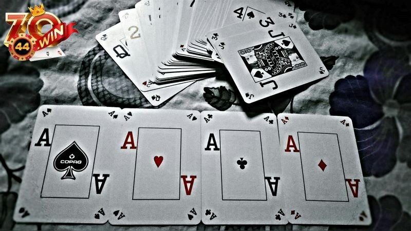 Hiểu Rõ Cược Bên Trong Poker